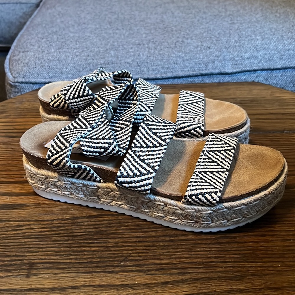 Steve Madden Sandals - Picture 3 of 5